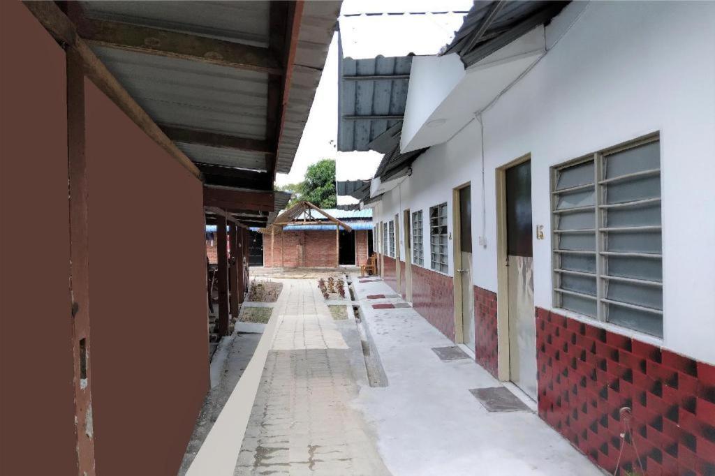 Oyo 90176 D'Cruz Sunrise Villa Pantai Cenang  Exterior foto